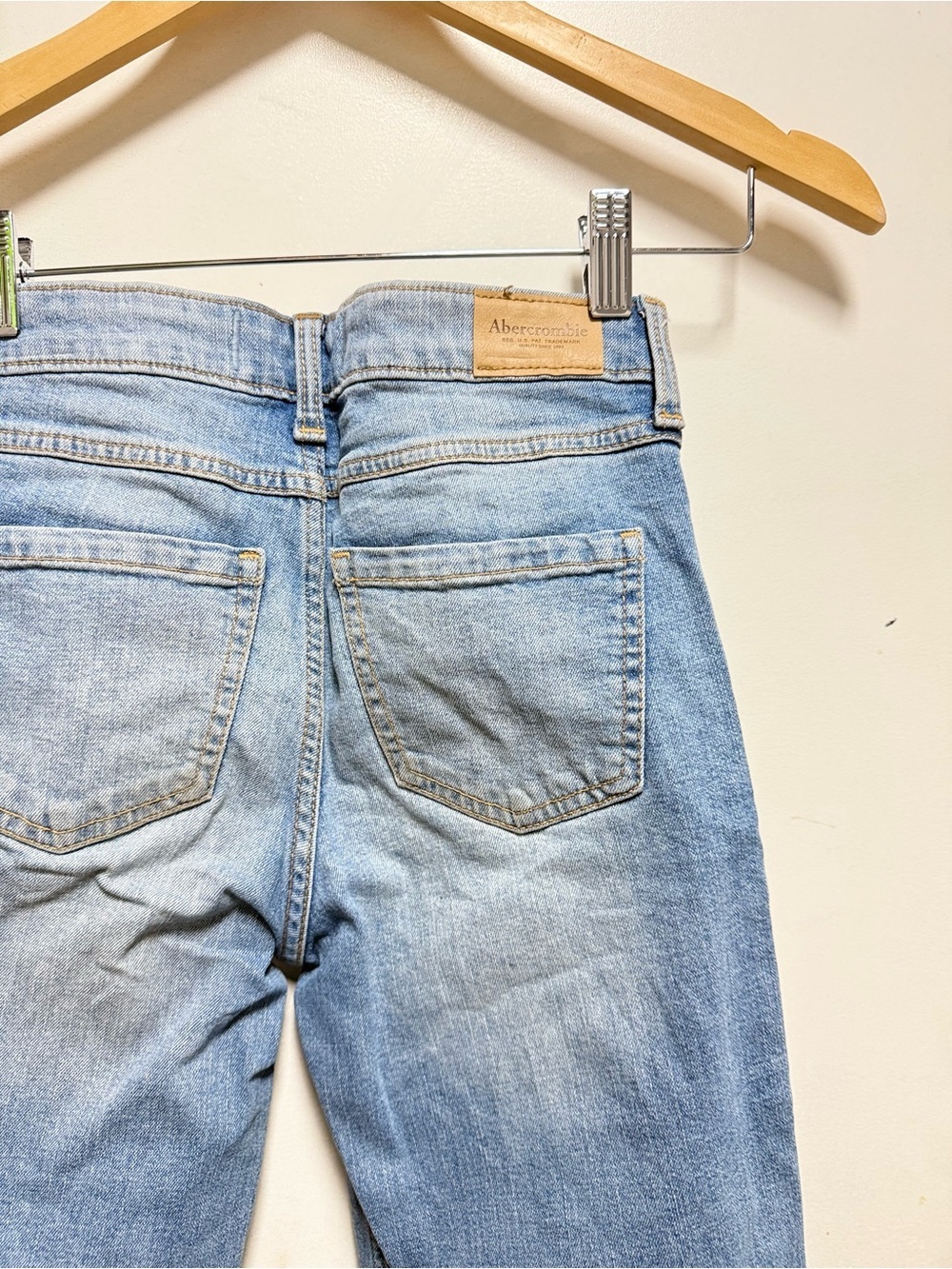 Abercrombie & Fitch Light Blue Ripped Kids Jeans high rise wide leg - Picture 4 of 7